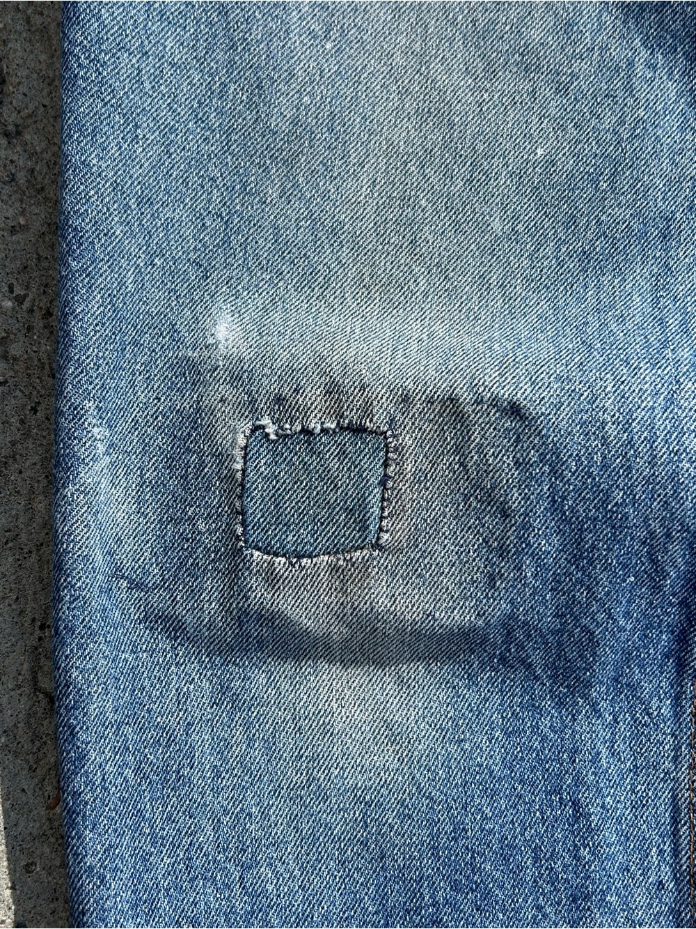 Vintage 90s Denver Hayes Men’s Straight Fit Distressed Blue Denim Jeans - Picture 6 of 11